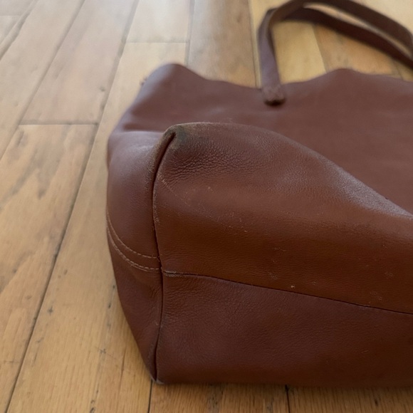 Madewell | The Transport Large Tote Bag | Rich Brown | Leather - Picture 3 of 14